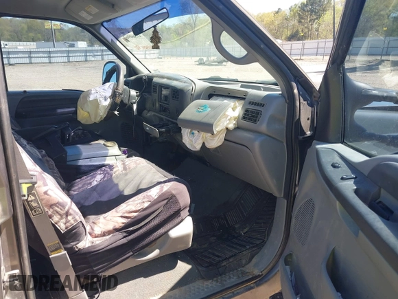 2002 Ford F-250 XL z VIN 1FTNW21L92EC03726, wystawiony jako IAAI lot #41860963 z przebiegiem 201 404 mil mil oraz . Historia ofert i sprzedaży dostępna na DreamBid. Obrazek 5.