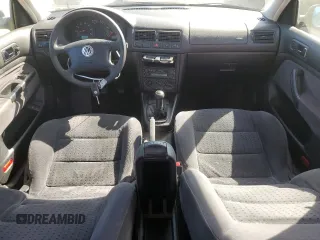2000 Volkswagen Golf z VIN 9BWGC21J1Y4015285, wystawiony jako Copart lot #52346445 z przebiegiem 256 794 mil mil oraz Czysty tytuł • Clean title. Historia ofert i sprzedaży dostępna na DreamBid. Obrazek 8.