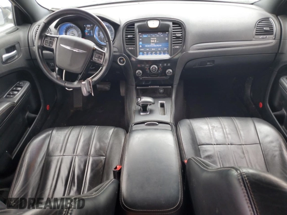 2014 Chrysler 300 S z VIN 2C3CCABG0EH163212, wystawiony jako Copart lot #52179045 z przebiegiem 167 232 mil mil oraz Nie do naprawy • Non repairable. Historia ofert i sprzedaży dostępna na DreamBid. Obrazek 8.