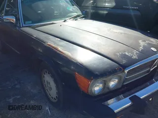 1989 Mercedes-Benz 560 with VIN WDBBA48D9KA093505, listed as a IAAI auction lot 41440397 with 172,575 mi miles. Bid and sale history available at carsss.com. Image 6.