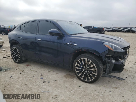 2023 Maserati Grecale Modena z VIN ZN682AVM1P7407775, wystawiony jako Copart lot #88538195 z przebiegiem 22 543 mil mil oraz Szkoda całkowita • Salvage title. Historia ofert i sprzedaży dostępna na DreamBid. Obrazek 4.