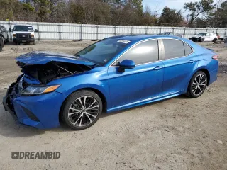 2020 Toyota Camry SE z VIN 4T1G11AKXLU320923, wystawiony jako Copart lot #46514485 z przebiegiem 31 027 mil mil oraz Szkoda całkowita • Salvage title. Historia ofert i sprzedaży dostępna na DreamBid. Obrazek 1.