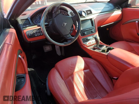 2011 Maserati GranTurismo S с VIN ZAM45KLA5B0059157, выставлен на аукционе Copart как лот 61499065 с пробегом Не указан миль и Чистый • Clean title. История ставок и продаж доступна на DreamBid. Изображение 8.