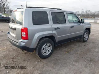 2017 Jeep Patriot Sport with VIN 1C4NJPBA4HD118509, listed as a IAAI auction lot 41610448 with 98,970 mi miles. Bid and sale history available at carsss.com. Image 4.