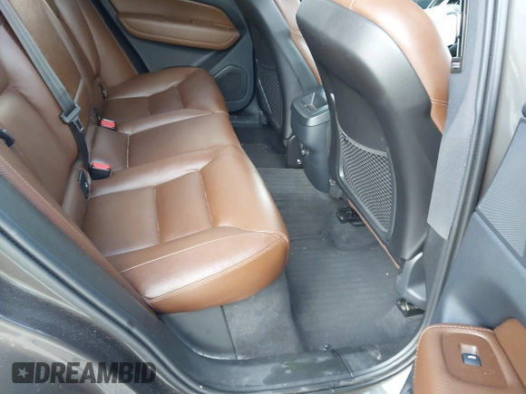 2019 Volvo XC60 Momentum with VIN LYV102RK3KB219321, listed as a IAAI auction lot 41601803 with 42,740 mi miles and . Bid and sale history available at DreamBid. Image 8.