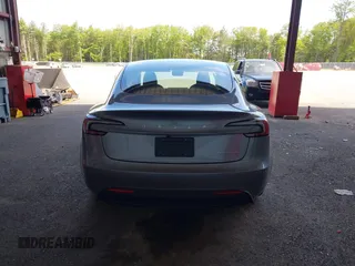 2025 Tesla Model 3 Long Range with VIN 5YJ3E1EB4SF943771, listed as a IAAI auction lot 42330181 with 3,533 mi miles and . Bid and sale history available at DreamBid. Image 15.
