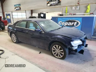2017 Chrysler 300 Limited z VIN 2C3CCARG3HH622016, wystawiony jako Copart lot #49293935 z przebiegiem Nie podano mil oraz Szkoda całkowita • Salvage title. Historia ofert i sprzedaży dostępna na DreamBid. Obrazek 4.