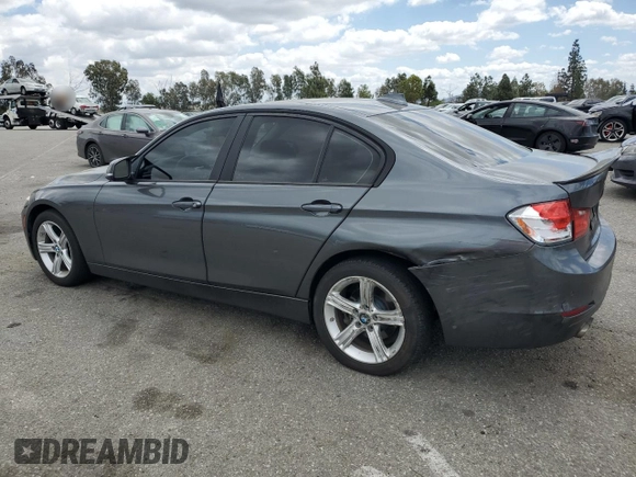 2015 BMW 3 Series 328i z VIN WBA3C1C59FK122223, wystawiony jako Copart lot #56991615 z przebiegiem 83 519 mil mil oraz Szkoda całkowita • Salvage title. Historia ofert i sprzedaży dostępna na DreamBid. Obrazek 2.