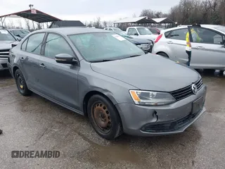2011 Volkswagen Jetta SE с VIN 3VWBZ7AJ3BM381080, выставлен на аукционе IAAI как лот 41108515 с пробегом 135 259 миль миль и . История ставок и продаж доступна на DreamBid. Изображение 1.