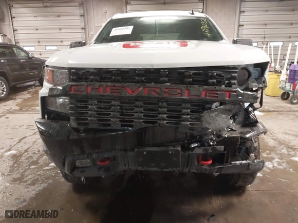 2019 Chevrolet Silverado 1500 Custom Trail Boss with VIN 3GCPYCEF6KG250539, listed as a IAAI auction lot 41592352 with 135,612 mi miles. Bid and sale history available at carsss.com. Image 19.