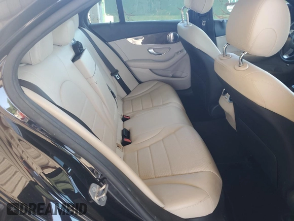 2018 Mercedes-Benz C 300 z VIN WDDWF4JB4JR313877, wystawiony jako Copart lot #57659585 z przebiegiem 81 631 mil mil oraz Szkoda całkowita • Salvage title. Historia ofert i sprzedaży dostępna na DreamBid. Obrazek 10.