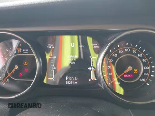 2020 Jeep Wrangler Unlimited Black and Tan с VIN 1C4HJXDG3LW266615, выставлен на аукционе IAAI как лот 42207899 с пробегом 55 291 миль миль и . История ставок и продаж доступна на DreamBid. Изображение 7.