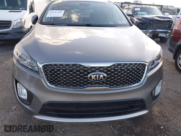 2016 Kia Sorento SX with VIN 5XYPKDA51GG031823, listed as a IAAI auction lot 42142495 with 87,132 mi miles. Bid and sale history available at carsss.com. Image 6.