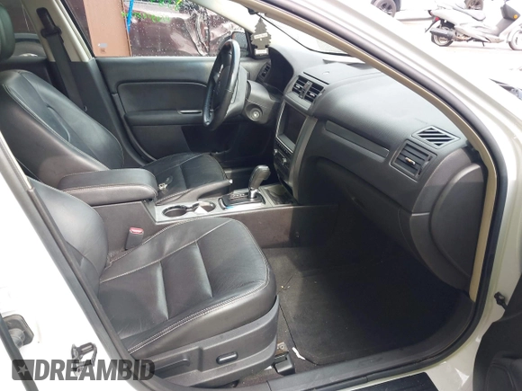2010 Ford Fusion Hybrid with VIN 3FADP0L35AR182062, listed as a IAAI auction lot 42399945 with 101,565 mi miles and . Bid and sale history available at DreamBid. Image 5.