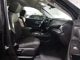 2020 Chevrolet Traverse LS with VIN 1GNEVLKW3LJ167596, listed as a IAAI auction lot 40993610 with 119,667 mi miles. Bid and sale history available at carsss.com. Image 5.