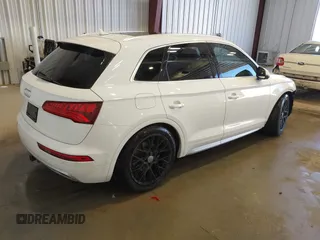 2018 Audi Q5 Premium Plus with VIN WA1BNAFY4J2198014, listed as a IAAI auction lot 41888388 with 141,924 mi miles. Bid and sale history available at carsss.com. Image 4.