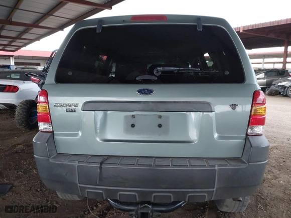 2007 Ford Escape XLT with VIN 1FMYU03107KA93270, listed as a IAAI auction lot 41723011 with 1 mi miles. Bid and sale history available at carsss.com. Image 15.