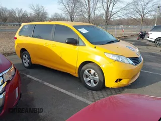 2012 Toyota Sienna with VIN 5TDZK3DC3CS221892, listed as a IAAI auction lot 41525521 with 280,477 mi miles. Bid and sale history available at carsss.com. Image 1.
