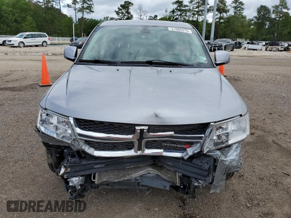 2019 Dodge Journey SE with VIN 3C4PDCBB8KT779253, listed as a Copart auction lot 51685575 with 41,229 mi miles and Salvage Title. Bid and sale history available at DreamBid. Image 5.