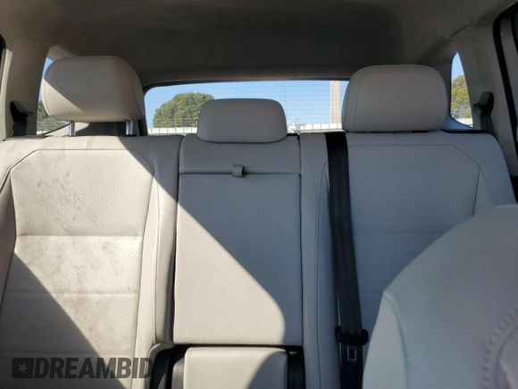 2020 Volkswagen Tiguan SE z VIN 3VV3B7AX8LM036808, wystawiony jako Copart lot #42124825 z przebiegiem 116 297 mil mil oraz Nie do naprawy. Historia ofert i sprzedaży dostępna na DreamBid. Obrazek 10.
