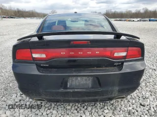 2013 Dodge Charger SXT z VIN 2C3CDXJG2DH615726, wystawiony jako Copart lot #53116535 z przebiegiem 304 919 mil mil oraz Szkoda całkowita • Salvage title. Historia ofert i sprzedaży dostępna na DreamBid. Obrazek 6.