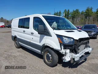 2018 Ford Transit z VIN 1FTYE1ZM7JKA08831, wystawiony jako IAAI lot #41930968 z przebiegiem 114 648 mil mil oraz . Historia ofert i sprzedaży dostępna na DreamBid. Obrazek 1.