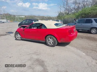 2008 Ford Mustang Deluxe with VIN 1ZVHT84N585152012, listed as a IAAI auction lot 42041018 with 87,513 mi miles and . Bid and sale history available at DreamBid. Image 3.