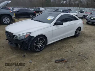 2016 Mercedes-Benz E-Class E 400 with VIN WDDKJ6HB0GF344004, listed as a IAAI auction lot 41198028 with 81,582 mi miles. Bid and sale history available at carsss.com. Image 2.