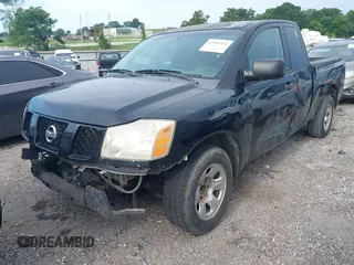 2007 Nissan Titan LE z VIN 1N6BA06A07N245025, wystawiony jako IAAI lot #42469264 z przebiegiem 324 485 mil mil oraz . Historia ofert i sprzedaży dostępna na DreamBid. Obrazek 2.