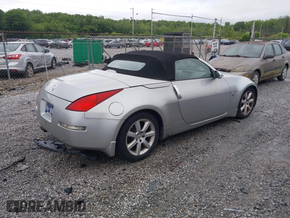 2005 Nissan 350Z Touring z VIN JN1AZ36A25M759800, wystawiony jako IAAI lot #42327063 z przebiegiem 100 940 mil mil oraz . Historia ofert i sprzedaży dostępna na DreamBid. Obrazek 4.