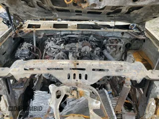 2014 Chevrolet Silverado 3500HD LTZ z VIN 1GC4K1C82EF110023, wystawiony jako Copart lot #42529335 z przebiegiem Nie podano mil oraz Nie do naprawy • Non repairable. Historia ofert i sprzedaży dostępna na DreamBid. Obrazek 13.