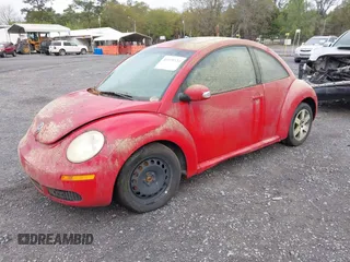 2006 Volkswagen New Beetle Coupe with VIN 3VWRW31C86M403789, listed as a IAAI auction lot 41920524 with 1 mi miles. Bid and sale history available at carsss.com. Image 2.