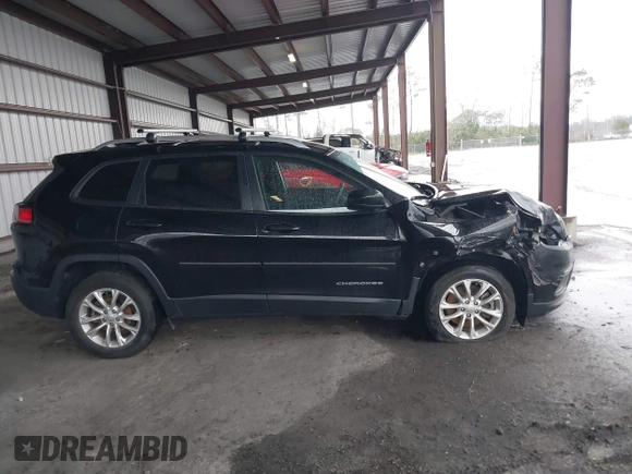 2020 Jeep Cherokee Latitude z VIN 1C4PJLCB1LD535765, wystawiony jako IAAI lot #41580618 z przebiegiem 56 040 mil mil oraz . Historia ofert i sprzedaży dostępna na DreamBid. Obrazek 13.