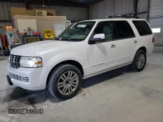 2010 Lincoln Navigator z VIN 5LMJJ2H52AEJ10610, wystawiony jako Copart lot #79857114 z przebiegiem 259 842 mil mil oraz Szkoda całkowita • Salvage title. Historia ofert i sprzedaży dostępna na DreamBid. Obrazek 1.