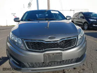 2013 Kia Optima SX w/Limited Pkg with VIN 5XXGR4A69DG190125, listed as a IAAI auction lot 41424498 with 134,056 mi miles. Bid and sale history available at carsss.com. Image 12.