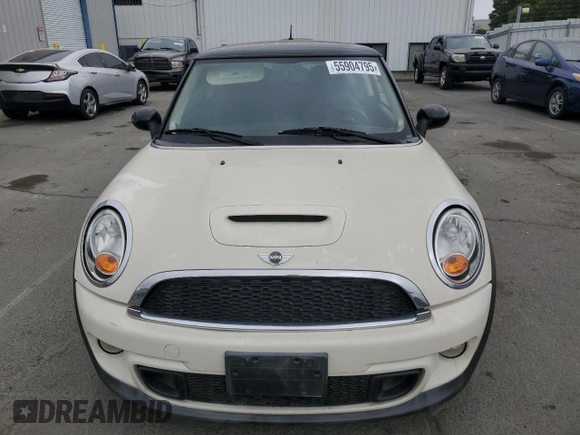2011 MINI Hardtop S z VIN WMWSV3C59BTY15847, wystawiony jako Copart lot #55904795 z przebiegiem 114 146 mil mil oraz Szkoda całkowita • Salvage title. Historia ofert i sprzedaży dostępna na DreamBid. Obrazek 5.