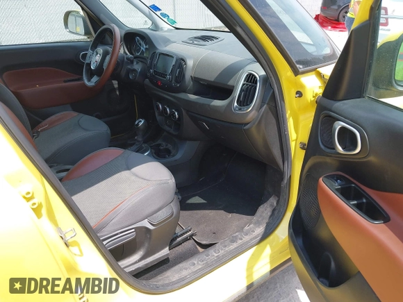 2014 FIAT 500L Trekking z VIN ZFBCFADH0EZ020742, wystawiony jako IAAI lot #42480674 z przebiegiem 141 563 mil mil oraz . Historia ofert i sprzedaży dostępna na DreamBid. Obrazek 5.