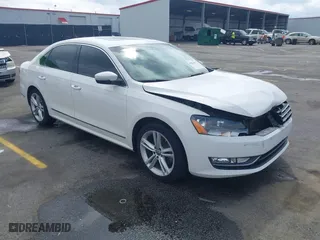 2014 Volkswagen Passat SEL Premium with VIN 1VWCS7A31EC019801, listed as a IAAI auction lot 41866667 with 131,818 mi miles. Bid and sale history available at carsss.com. Image 1.