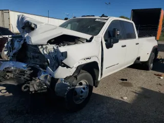 2024 GMC Sierra 3500HD Pro z VIN 1GT49SEY4RF208829, wystawiony jako Copart lot #76388664 z przebiegiem 26 672 mil mil oraz Szkoda całkowita • Salvage title. Historia ofert i sprzedaży dostępna na DreamBid. Obrazek 1.