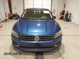 2017 Volkswagen Passat S z VIN 1VWAT7A38HC013602, wystawiony jako IAAI lot #41218616 z przebiegiem 77 497 mil mil oraz . Historia ofert i sprzedaży dostępna na DreamBid. Obrazek 12.