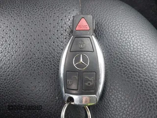 2010 Mercedes-Benz C 300 Sport z VIN WDDGF8BB0AF441321, wystawiony jako IAAI lot #42021660 z przebiegiem 143 888 mil mil oraz . Historia ofert i sprzedaży dostępna na DreamBid. Obrazek 11.