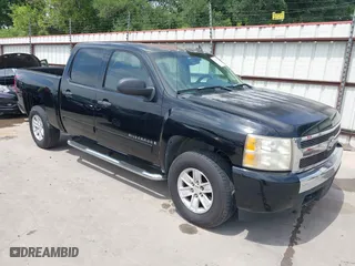 2007 Chevrolet Silverado 1500 LT w/1LT with VIN 2GCEC13C471510651, listed as a IAAI auction lot 42013351 with 144,185 mi miles. Bid and sale history available at carsss.com. Image 1.