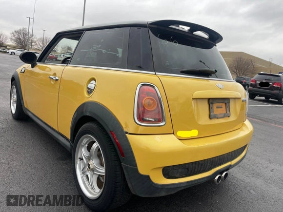 2007 MINI Hardtop S with VIN WMWMF73507TL90586, listed as a Copart auction lot 54109915 with 50,695 mi miles and Clean Title. Bid and sale history available at DreamBid. Image 3.
