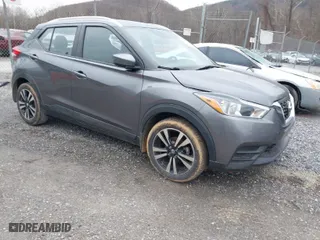 2018 Nissan Kicks S with VIN 3N1CP5CU5JL500490, listed as a IAAI auction lot 41606932 with 86,664 mi miles. Bid and sale history available at carsss.com. Image 1.