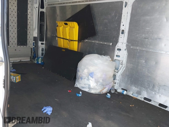 2018 Ram ProMaster Cargo with VIN 3C6URVJG1JE152160, listed as a IAAI auction lot 41758214 with 91,856 mi miles. Bid and sale history available at carsss.com. Image 8.