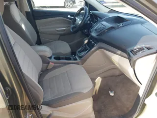 2013 Ford Escape SE z VIN 1FMCU0GX2DUD94471, wystawiony jako IAAI lot #42655476 z przebiegiem 146 578 mil mil oraz . Historia ofert i sprzedaży dostępna na DreamBid. Obrazek 5.