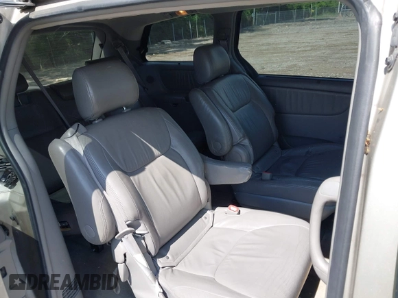 2008 Toyota Sienna XLE z VIN 5TDZK22C78S206493, wystawiony jako IAAI lot #42364282 z przebiegiem 216 662 mil mil oraz . Historia ofert i sprzedaży dostępna na DreamBid. Obrazek 8.