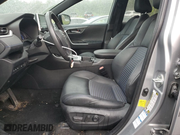 2021 Toyota RAV4 Hybrid XSE with VIN 4T3E6RFV4MU055936, listed as a Copart auction lot 60861175 with 62,922 mi miles and Salvage title. Bid and sale history available at DreamBid. Image 7.
