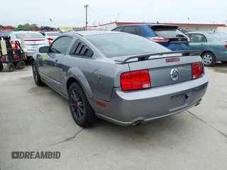 2007 Ford Mustang GT Deluxe with VIN 1ZVFT82H975266968, listed as a IAAI auction lot 41932163 with 189,982 mi miles. Bid and sale history available at carsss.com. Image 3.