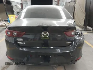 2024 Mazda 3 S Select Sport z VIN 3MZBPABMXRM432614, wystawiony jako IAAI lot #41654313 z przebiegiem Nie podano mil oraz . Historia ofert i sprzedaży dostępna na DreamBid. Obrazek 15.